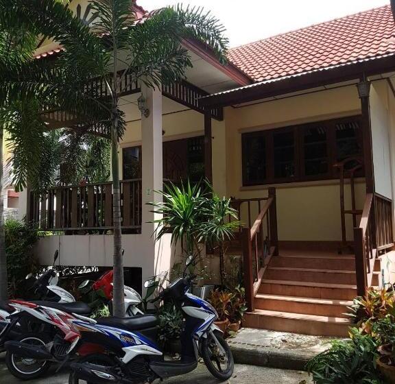 بنجلو قياسى, Niracha Chaweng House