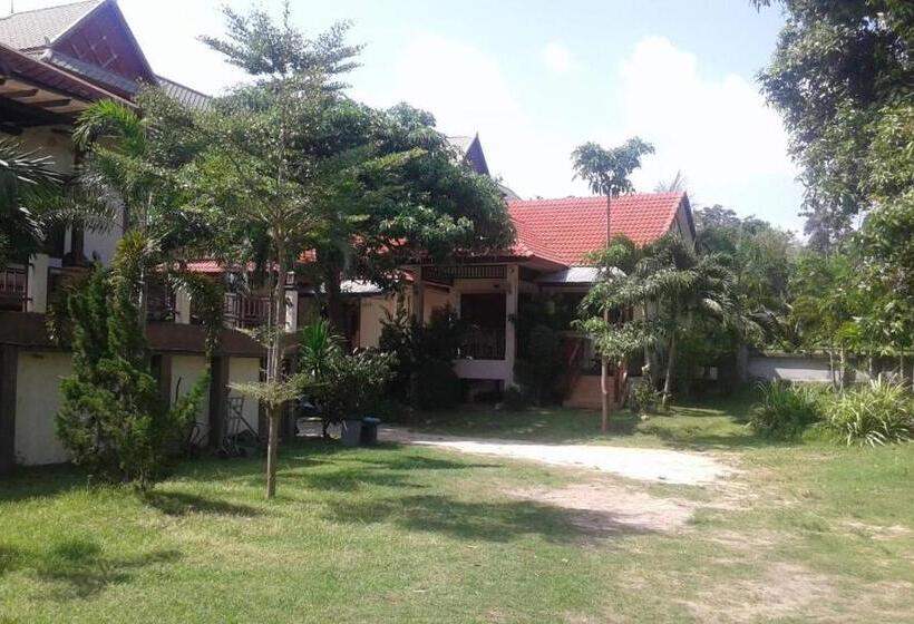 ガーデンビューのスタンダードバンガロー, Niracha Chaweng House