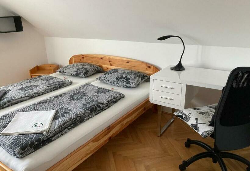 غرفة قياسية, Velemi Vendégház