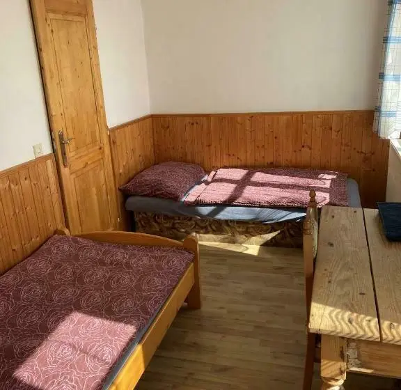 Huoneisto 1 Makuuhuone Pohjakerros, Pension Pošta