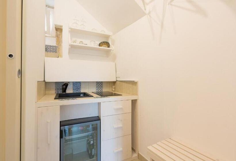 חדר סטנדרט, Evoca