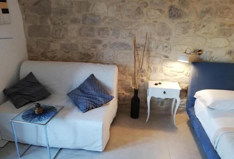 חדר סטנדרט, Evoca