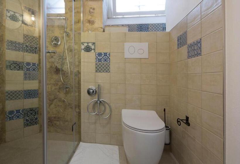 חדר סטנדרט, Evoca