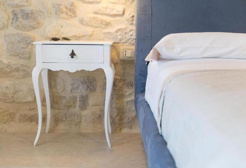 חדר סטנדרט, Evoca