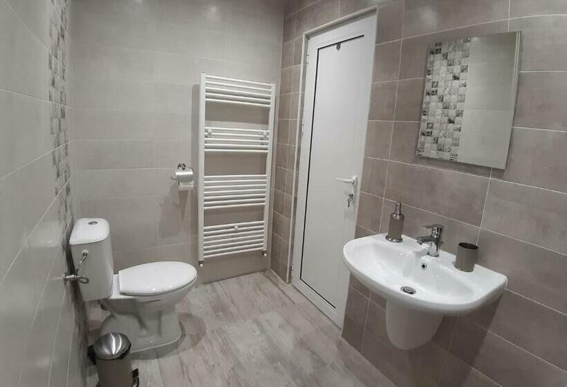 Quarto Estandar com Sacada, къща за гости романс
