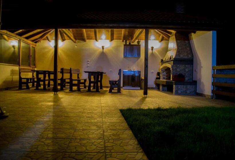 Номер Стандарт с Балконом, къща за гости романс