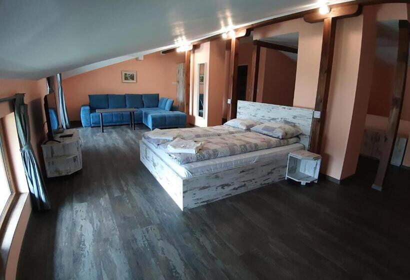 Family Suite, къща за гости романс