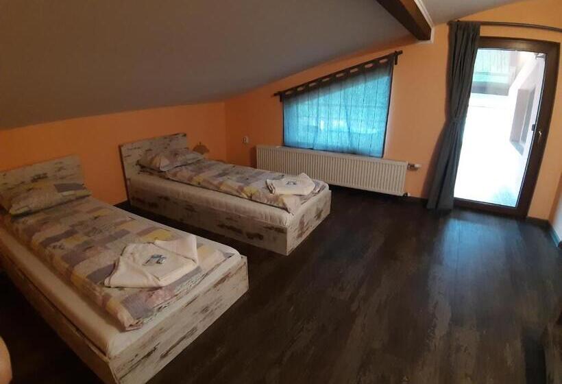 Family Suite, къща за гости романс