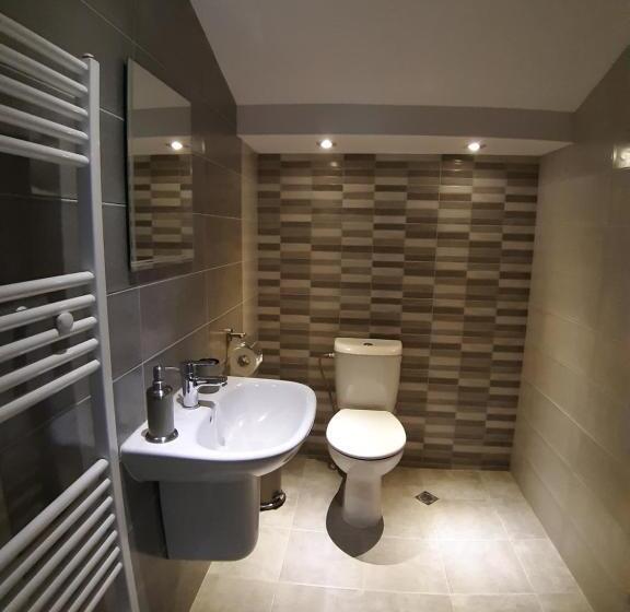 Family Suite, къща за гости романс