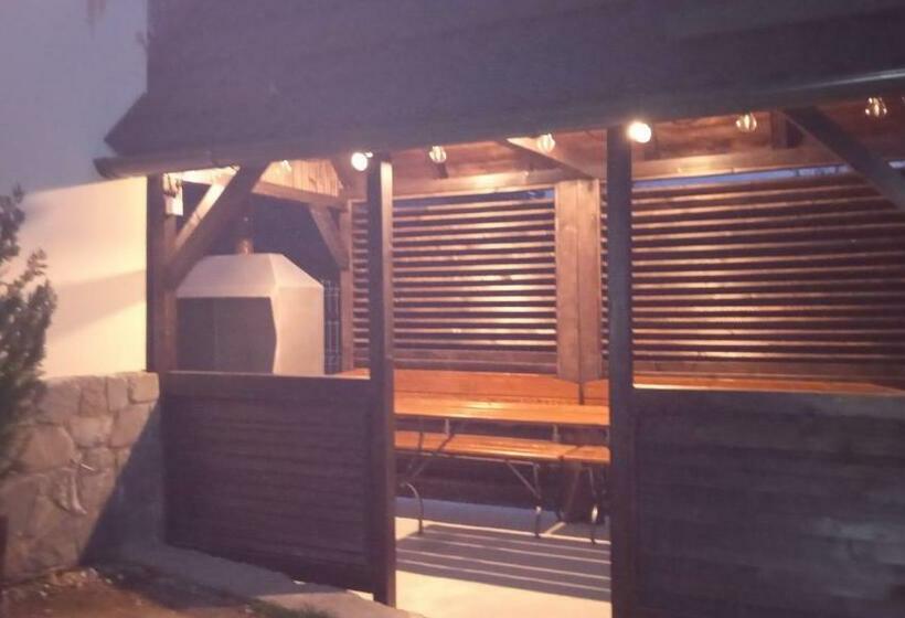 غرفة قياسية, Casa Zura