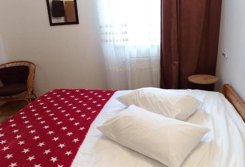 غرفة قياسية, Casa Zura