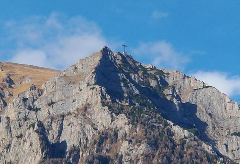 غرفة قياسية ثلاثية مزودة بشرفة, Casa Zura