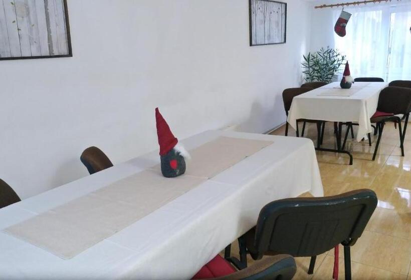 غرفة قياسية ثلاثية مزودة بشرفة, Casa Zura