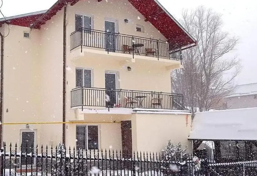 خانه 1 خوابه, Casa Zura