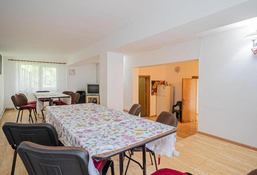 غرفة قياسية ثلاثية مزودة بشرفة, Casa Zura