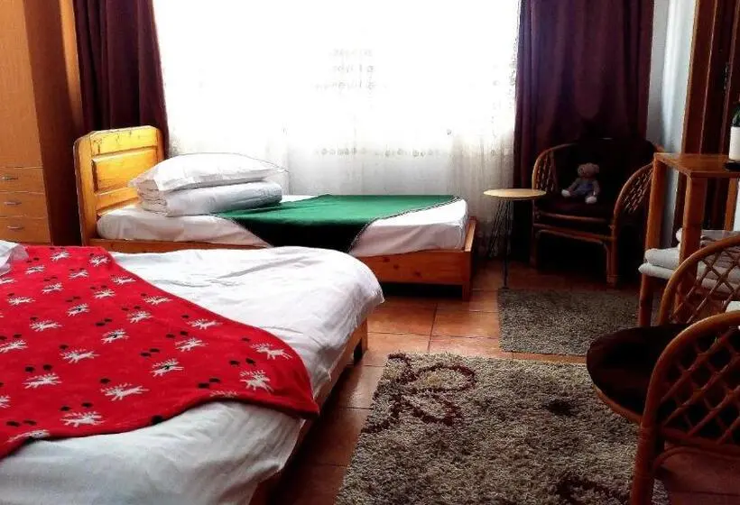 اتاق استاندارد سه تخته با بالکن, Casa Zura