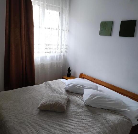 غرفة قياسية, Casa Zura