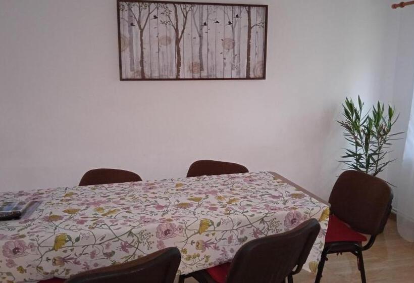 غرفة قياسية ثلاثية مزودة بشرفة, Casa Zura