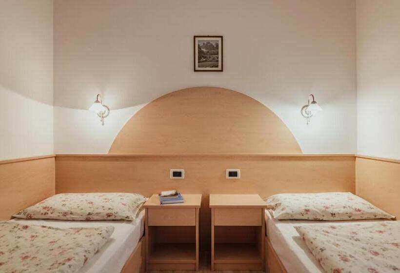آپارتمان 2 خوابه, Residence Costa Burjada
