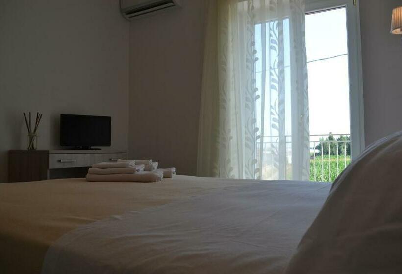 اتاق استاندارد با بالکن, Silarus B&b