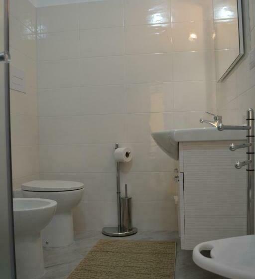 اتاق استاندارد با بالکن, Silarus B&b