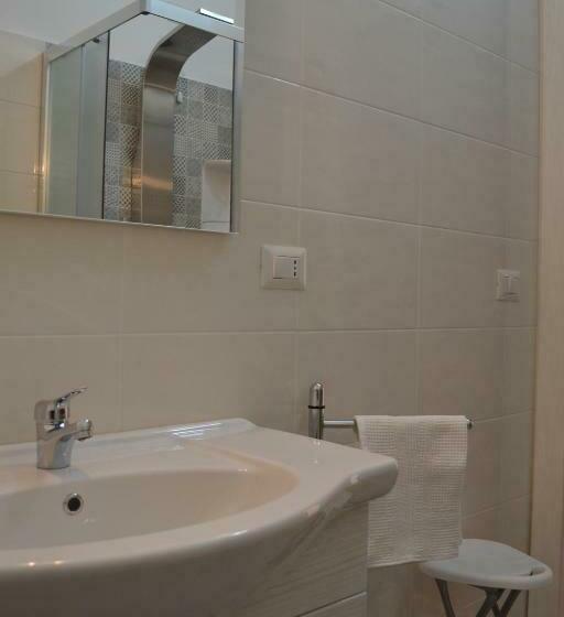 اتاق استاندارد با بالکن, Silarus B&b
