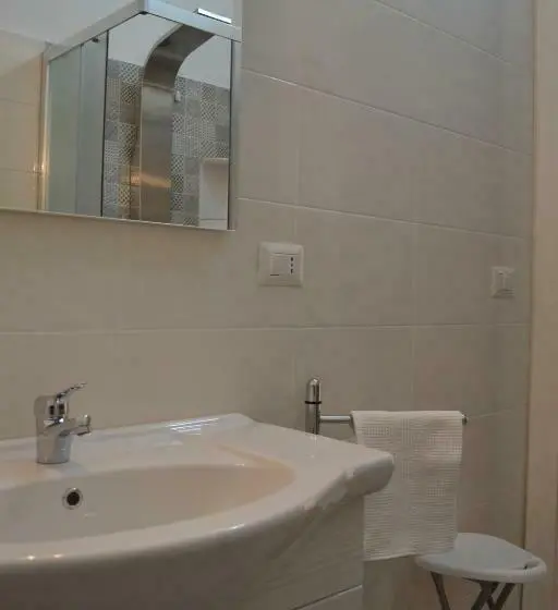 اتاق استاندارد با بالکن, Silarus B&b
