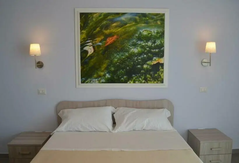 اتاق لوکس با بالکن, Silarus B&b