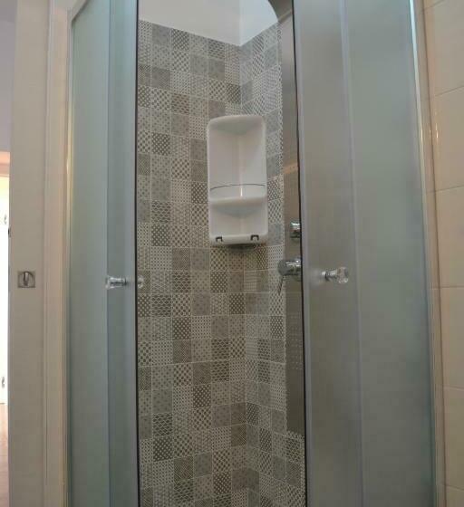 اتاق لوکس با بالکن, Silarus B&b