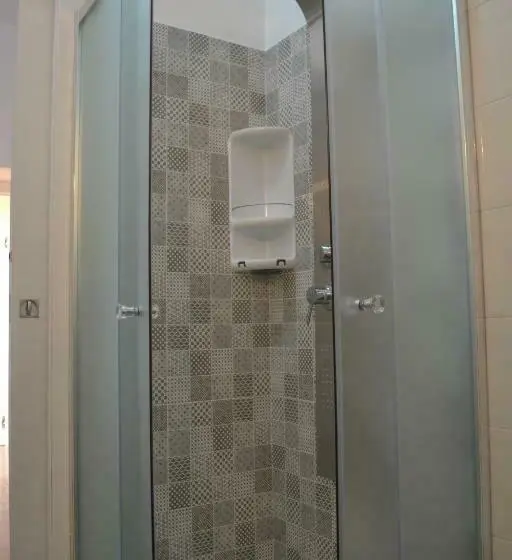 اتاق لوکس با بالکن, Silarus B&b