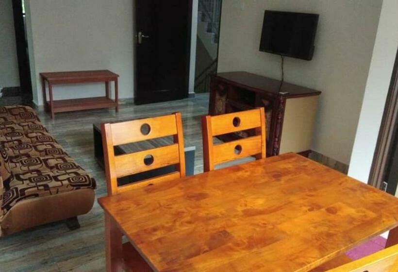 דירת שלושה חדרים, Tulip Hotel & Apartment