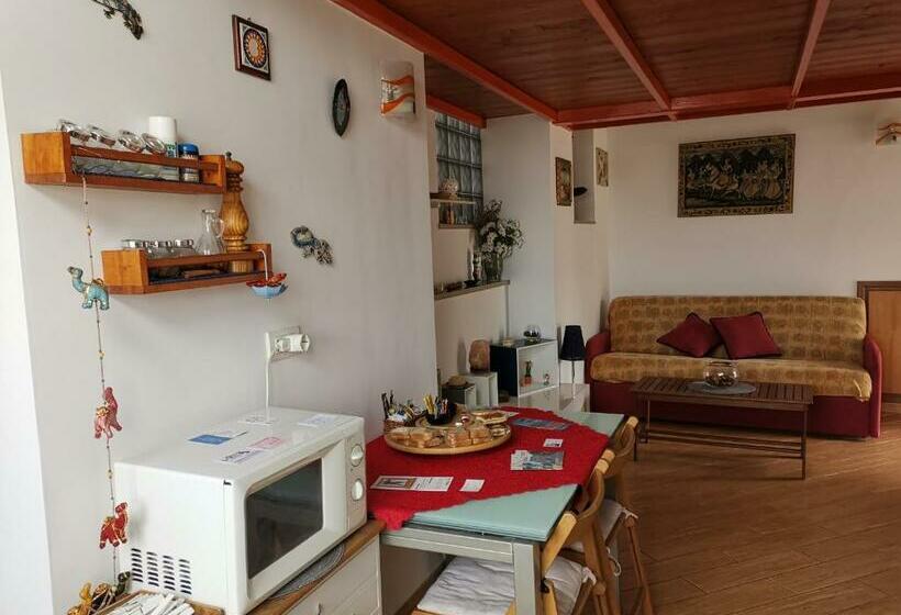 استودیوی سوپریور, B&b Adele