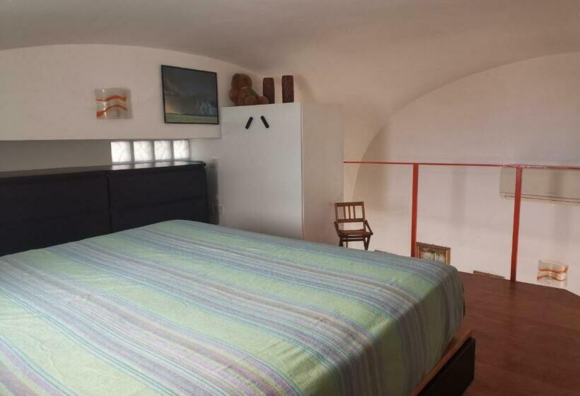 スーペリアスタジオ, B&b Adele