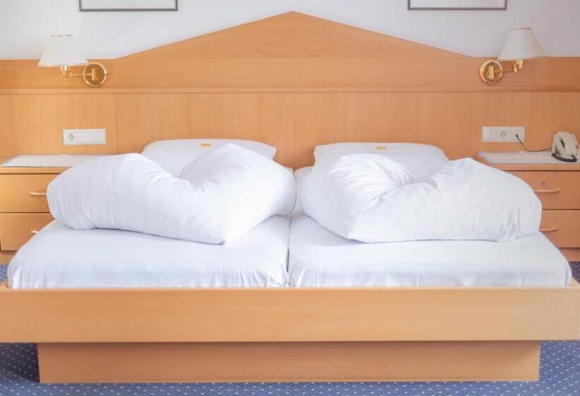 חדר סטנדרט לארבעה, Garni Volgger