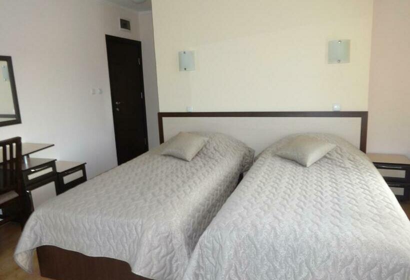 Номер Стандарт, семеен хотел елеганс   борино