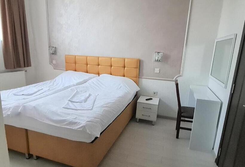 Апартаменты 1 Спальня, семеен хотел елеганс   борино