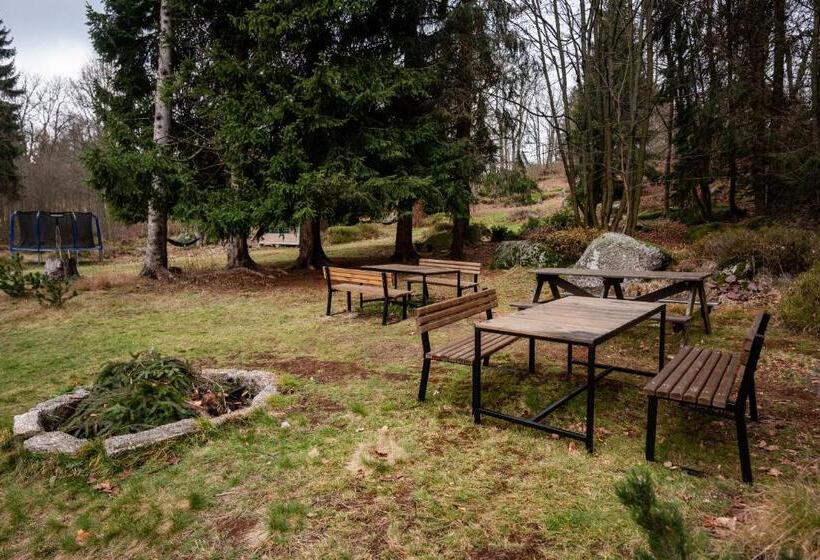 غرفة قياسية ثلاثية مطلة علي الحديقة, Pension Styl