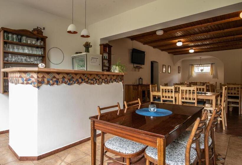 غرفة قياسية ثلاثية, Pension Styl