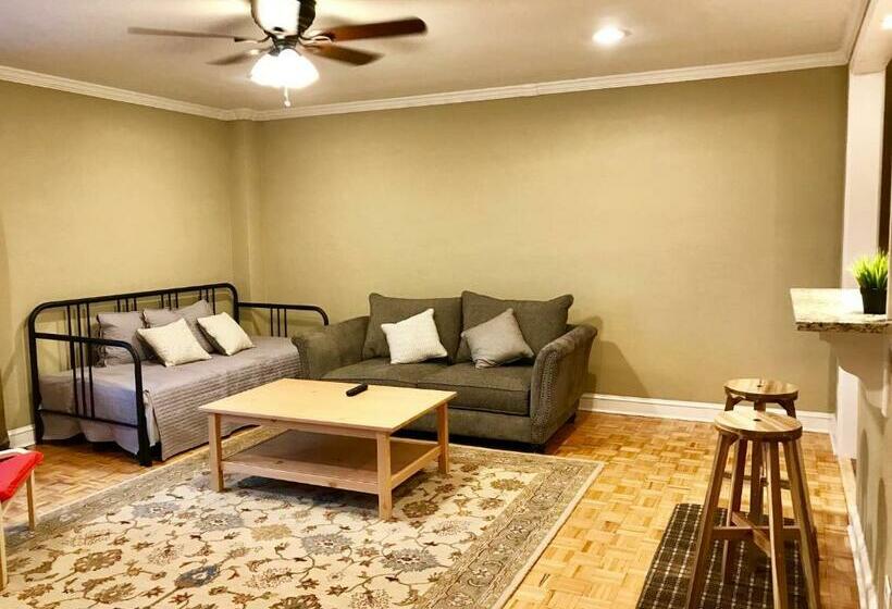 شقة غرفة واحدة, Laugh, Eat, Sleep Downtown Wine Down 9e