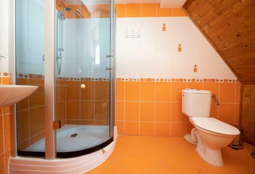 اتاق استاندارد سه نفره, Penzion Vysoká Stráž