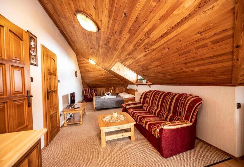 3 Bedroom Suite, Penzion Vysoká Stráž