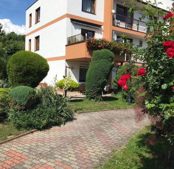 جناح, Vila Adéla   Teplice