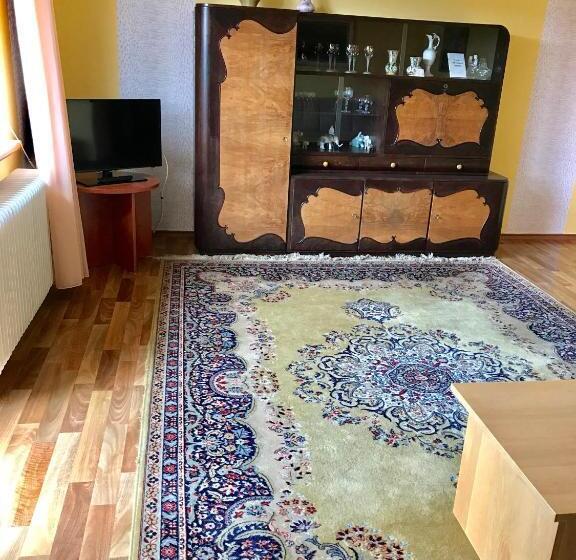 جناح, Vila Adéla   Teplice