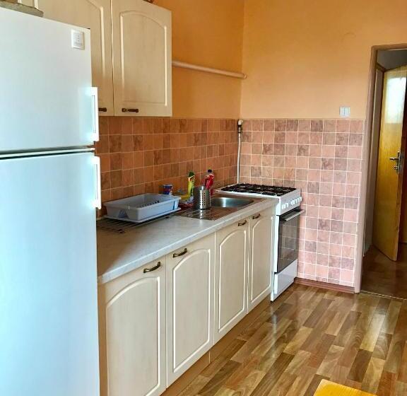 جناح, Vila Adéla   Teplice