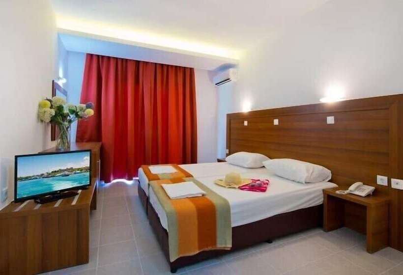 חדר משפחתי, Afandou Blu