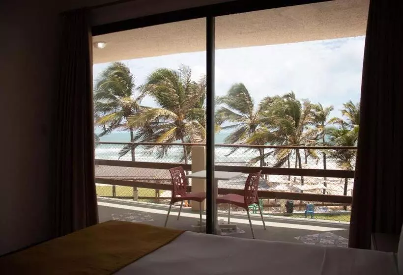 スーペリアの4人部屋, Milos Beach