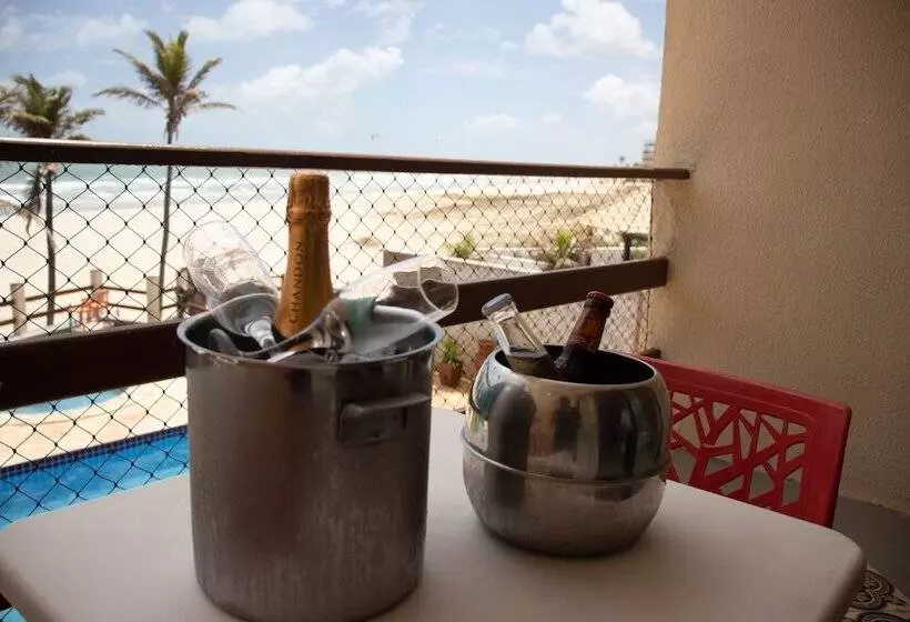 スーペリアの4人部屋, Milos Beach