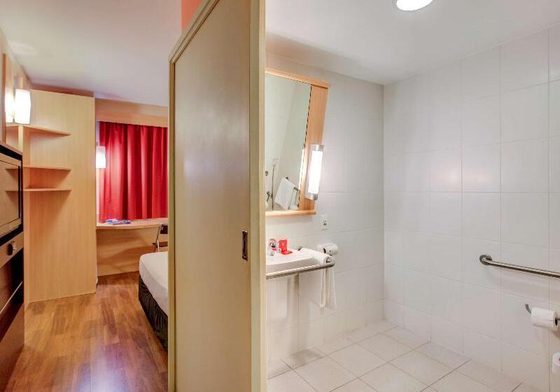 اتاق پرمیوم, Ramada Suites By Wyndham Kuala Lumpur City Centre