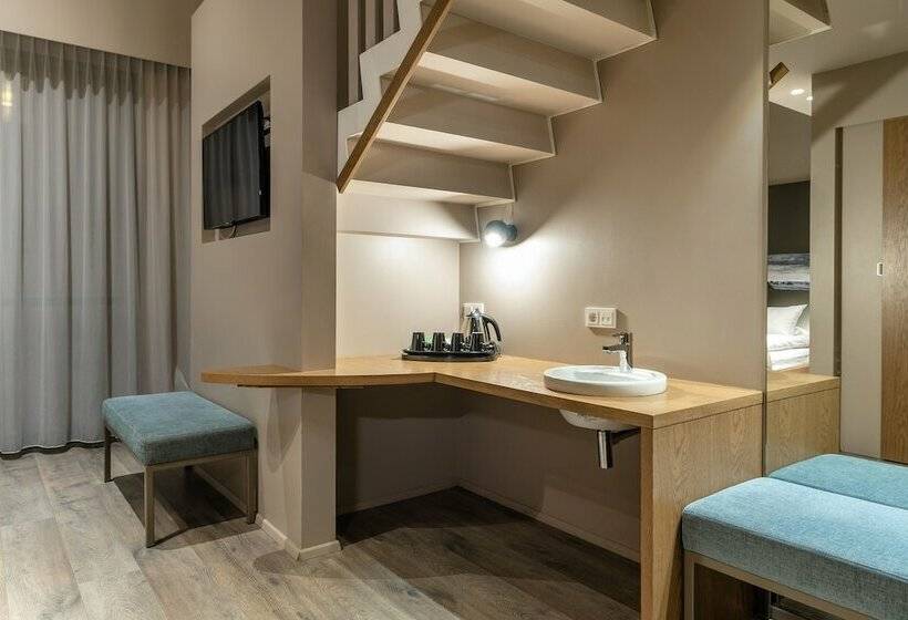 Cameră Familiară, Vík í Mýrdal