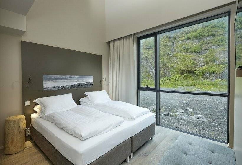 Cameră Familiară, Vík í Mýrdal